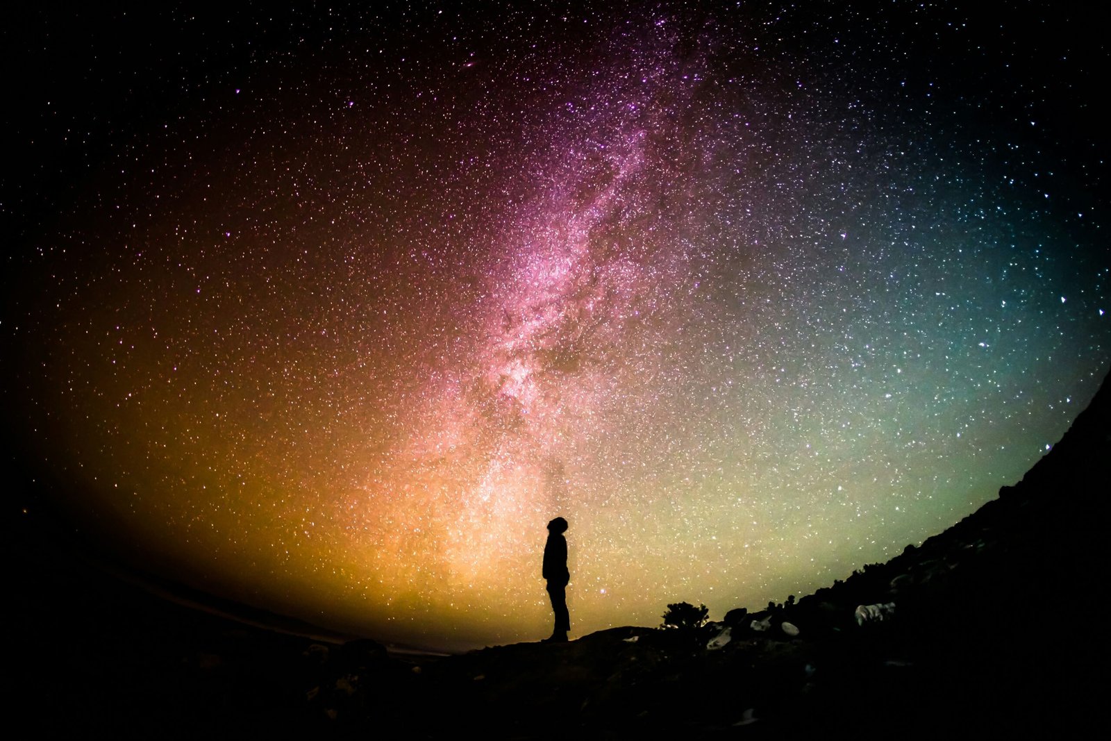 Résumé du livre Cosmogénèse Kamite - Un voyage au cœur de la sagesse africaine originelle